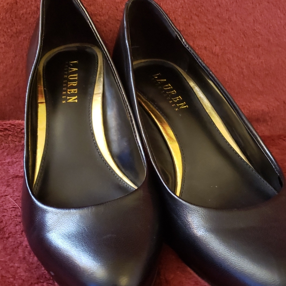 Lauren pumps